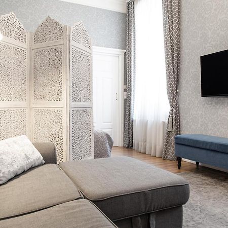 Househost Apartment :Zacisze Street Красков Екстериор снимка