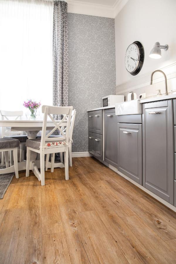 Househost Apartment :Zacisze Street Красков Екстериор снимка