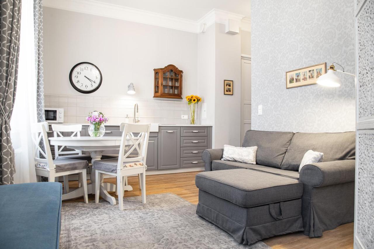 Househost Apartment :Zacisze Street Красков Екстериор снимка
